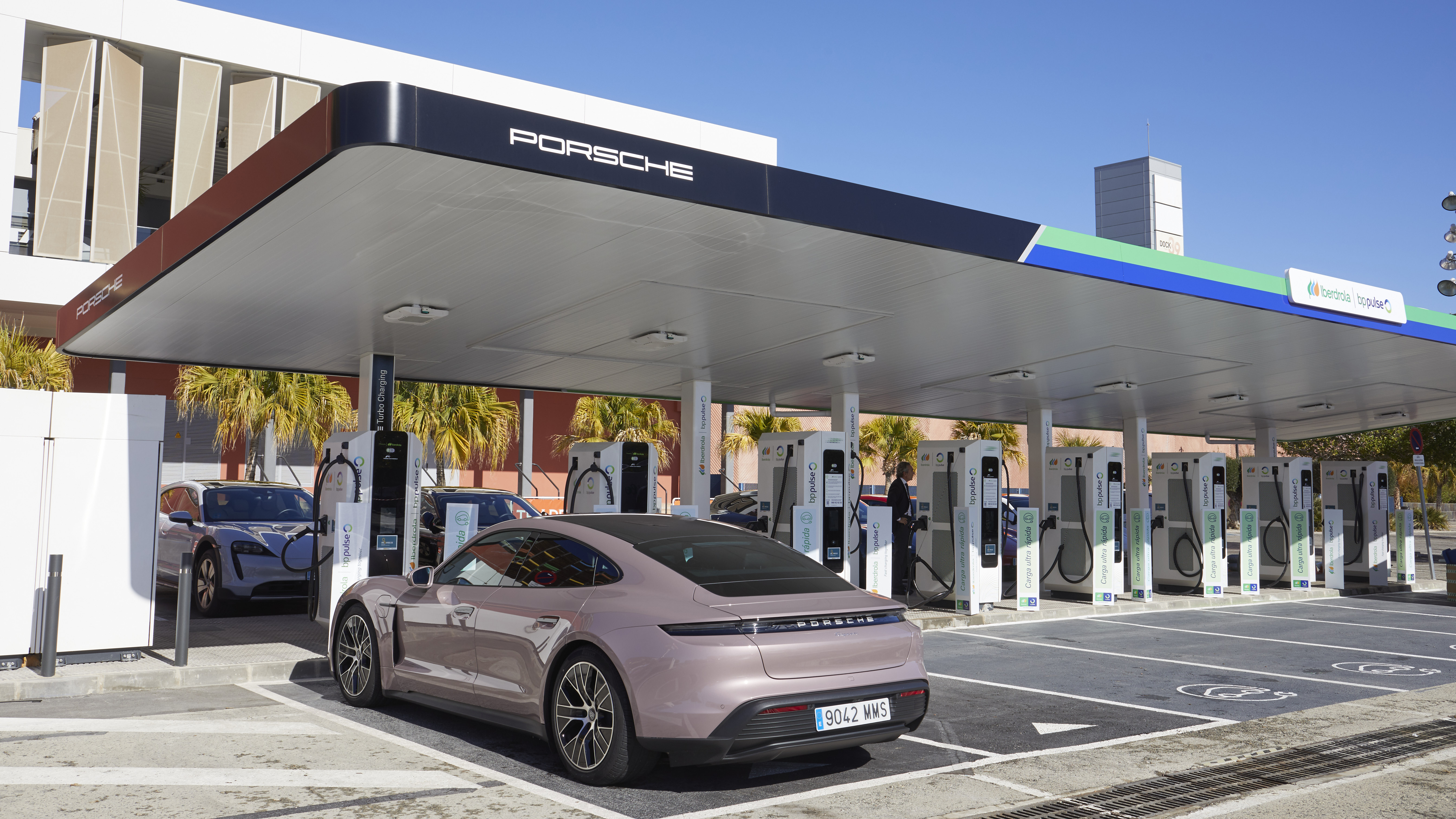 Estación de carga ultrarrápida de Porsche e Iberdrola / bp pulse, Murcia, 2024, Porsche Ibérica